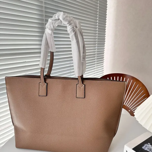 【2026】【BURBERRY 公式旗艦店】バーバリー  ハンドバッグ 当日出荷 好評に付き再入荷！34*28CM