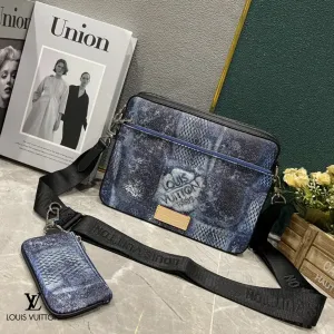 【2026】【LOUIS VUITTON 公式旗艦店】ルイヴィトン 斜めがけバッグ当日出荷 好評に付き再入荷!25*18*4CM 【2026】【LOUIS VUITTON 公式旗艦店】ルイヴィトン 斜めがけバッグ当日出荷 好評に付き再入荷!25*18*4CM
