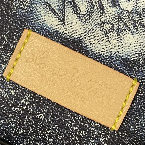【2026】【LOUIS VUITTON 公式旗艦店】ルイヴィトン 斜めがけバッグ当日出荷 好評に付き再入荷!25*18*4CM 【2026】【LOUIS VUITTON 公式旗艦店】ルイヴィトン 斜めがけバッグ当日出荷 好評に付き再入荷!25*18*4CM
