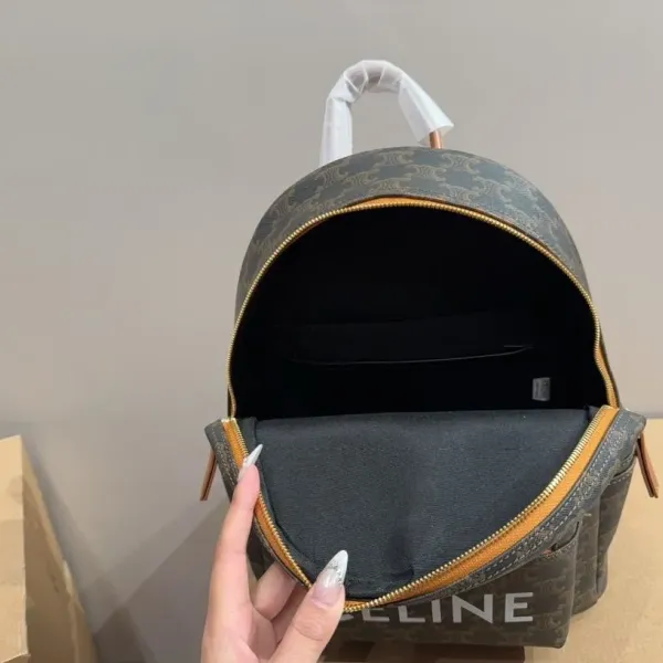 【2026】【CELINE 公式旗艦店】セリーヌ リュックサック当日出荷 好評に付き再入荷!26*32CM 【2026】【CELINE 公式旗艦店】セリーヌ リュックサック当日出荷 好評に付き再入荷!26*32CM