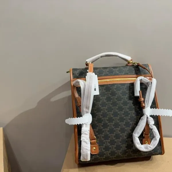 【2026】【CELINE 公式旗艦店】セリーヌ リュックサック当日出荷 好評に付き再入荷!29*32CM 【2026】【CELINE 公式旗艦店】セリーヌ リュックサック当日出荷 好評に付き再入荷!29*32CM