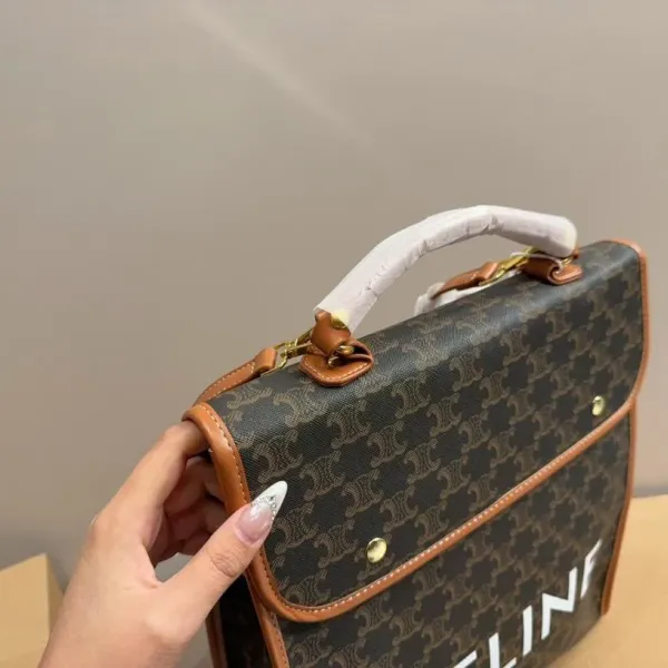 【2026】【CELINE 公式旗艦店】セリーヌ リュックサック当日出荷 好評に付き再入荷!29*32CM 【2026】【CELINE 公式旗艦店】セリーヌ リュックサック当日出荷 好評に付き再入荷!29*32CM