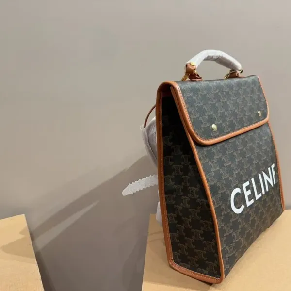 【2026】【CELINE 公式旗艦店】セリーヌ リュックサック当日出荷 好評に付き再入荷!29*32CM 【2026】【CELINE 公式旗艦店】セリーヌ リュックサック当日出荷 好評に付き再入荷!29*32CM