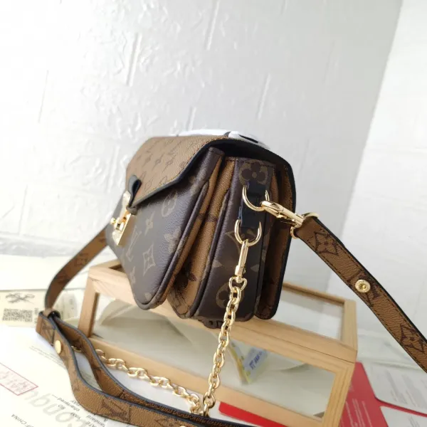 【2026】LV【LOUIS VUITTON 公式旗艦店】ルイヴィトン  斜めがけバッグ当日出荷 好評に付き再入荷！21.5*6*13.5CM