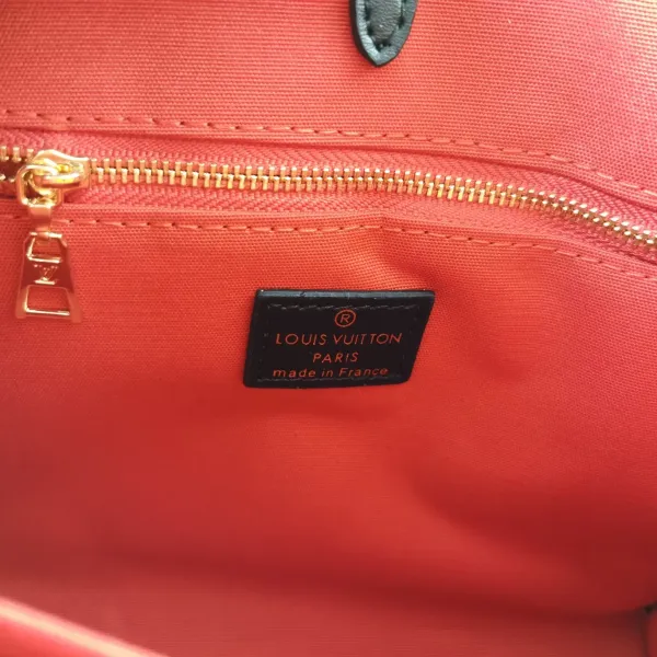 【2026】【LOUIS VUITTON 公式旗艦店】ルイヴィトン 斜めがけバッグ当日出荷 好評に付き再入荷!25CM 【2026】【LOUIS VUITTON 公式旗艦店】ルイヴィトン 斜めがけバッグ当日出荷 好評に付き再入荷!25CM