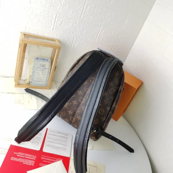 【2026】【LOUIS VUITTON 公式旗艦店】ルイヴィトン リュックサック当日出荷 好評に付き再入荷!22*29*16CM 【2026】【LOUIS VUITTON 公式旗艦店】ルイヴィトン リュックサック当日出荷 好評に付き再入荷!22*29*16CM