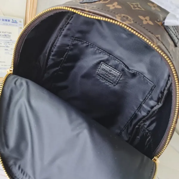 【2026】【LOUIS VUITTON 公式旗艦店】ルイヴィトン リュックサック当日出荷 好評に付き再入荷!22*29*16CM 【2026】【LOUIS VUITTON 公式旗艦店】ルイヴィトン リュックサック当日出荷 好評に付き再入荷!22*29*16CM