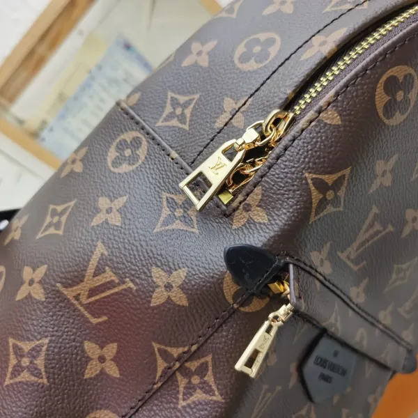 【2026】【LOUIS VUITTON 公式旗艦店】ルイヴィトン リュックサック当日出荷 好評に付き再入荷!22*29*16CM 【2026】【LOUIS VUITTON 公式旗艦店】ルイヴィトン リュックサック当日出荷 好評に付き再入荷!22*29*16CM