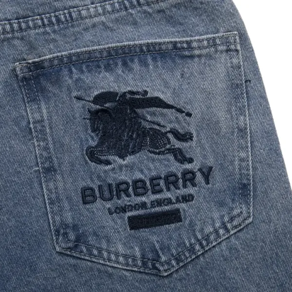 【2026】【BURBERRY 公式旗艦店】バーバリー ジーパン ご好評に付き再入荷! 【2026】【BURBERRY 公式旗艦店】バーバリー ジーパン ご好評に付き再入荷!