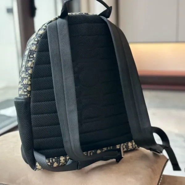 【2026】【DIOR 公式旗艦店】ディオール リュックサック 当日出荷 好評に付き再入荷！30*38CM