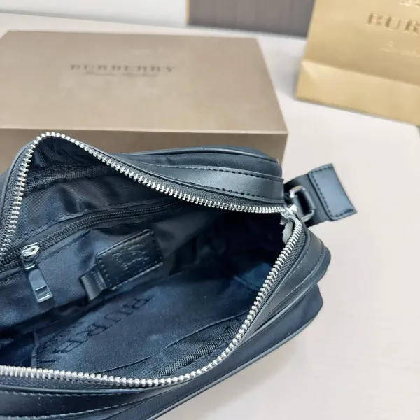 【2026】【BURBERRY 公式旗艦店】バーバリー   斜めがけバッグ 当日出荷 好評に付き再入荷！24*17CM