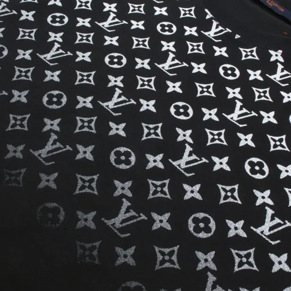 【2026】LV【LOUIS VUITTON 公式旗艦店】 ルイヴィトン Tシャツ ご好評に付き再入荷! 【2026】LV【LOUIS VUITTON 公式旗艦店】 ルイヴィトン Tシャツ ご好評に付き再入荷!