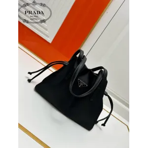 【2026】【PRADA  公式旗艦店】プラダ   ハンドバッグ  当日出荷 好評に付き再入荷！28*22*8CM