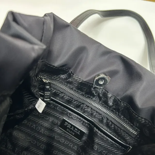 【2026】【PRADA 公式旗艦店】プラダ ハンドバッグ 当日出荷 好評に付き再入荷!28*22*8CM 【2026】【PRADA 公式旗艦店】プラダ ハンドバッグ 当日出荷 好評に付き再入荷!28*22*8CM