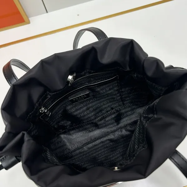 【2026】【PRADA 公式旗艦店】プラダ ハンドバッグ 当日出荷 好評に付き再入荷!28*22*8CM 【2026】【PRADA 公式旗艦店】プラダ ハンドバッグ 当日出荷 好評に付き再入荷!28*22*8CM