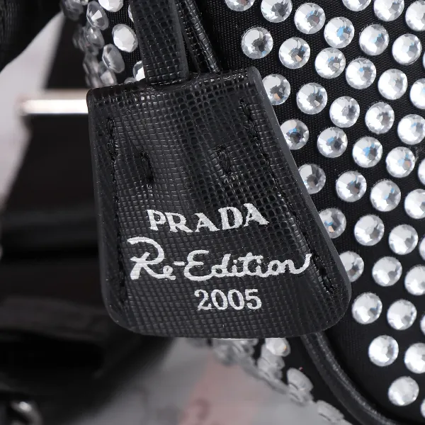 【2026】【PRADA 公式旗艦店】プラダ 斜めがけバッグ 当日出荷 好評に付き再入荷!22*16*6CM 【2026】【PRADA 公式旗艦店】プラダ 斜めがけバッグ 当日出荷 好評に付き再入荷!22*16*6CM
