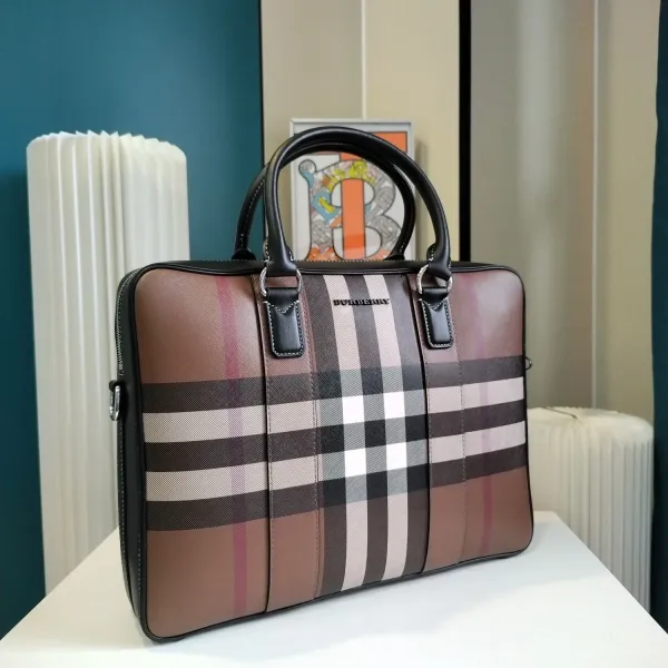 【2026】【BURBERRY 公式旗艦店】バーバリー ハンドバッグ 当日出荷 好評に付き再入荷!37*27*7CM 【2026】【BURBERRY 公式旗艦店】バーバリー ハンドバッグ 当日出荷 好評に付き再入荷!37*27*7CM