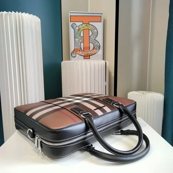 【2026】【BURBERRY 公式旗艦店】バーバリー ハンドバッグ 当日出荷 好評に付き再入荷!37*27*7CM 【2026】【BURBERRY 公式旗艦店】バーバリー ハンドバッグ 当日出荷 好評に付き再入荷!37*27*7CM