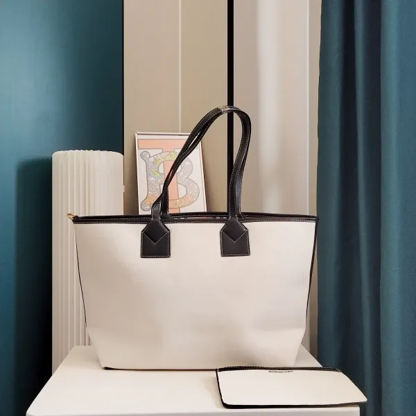 【2026】【BURBERRY 公式旗艦店】バーバリー ハンドバッグ 当日出荷 好評に付き再入荷!35*16*29CM 【2026】【BURBERRY 公式旗艦店】バーバリー ハンドバッグ 当日出荷 好評に付き再入荷!35*16*29CM