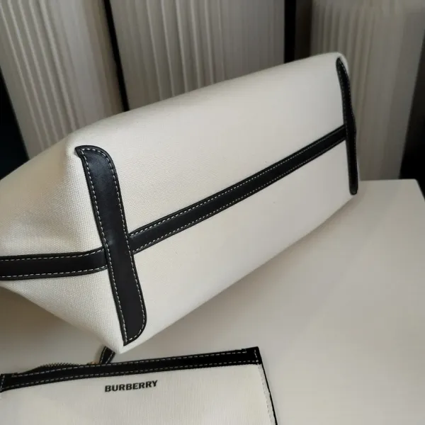 【2026】【BURBERRY 公式旗艦店】バーバリー ハンドバッグ 当日出荷 好評に付き再入荷!35*16*29CM 【2026】【BURBERRY 公式旗艦店】バーバリー ハンドバッグ 当日出荷 好評に付き再入荷!35*16*29CM