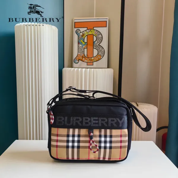【2026】【BURBERRY 公式旗艦店】バーバリー 斜めがけバッグ 当日出荷 好評に付き再入荷!23*6*15CM 【2026】【BURBERRY 公式旗艦店】バーバリー 斜めがけバッグ 当日出荷 好評に付き再入荷!23*6*15CM