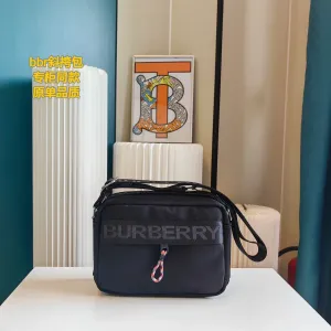 【2026】【BURBERRY 公式旗艦店】バーバリー 斜めがけバッグ 当日出荷 好評に付き再入荷!23*6*15CM 【2026】【BURBERRY 公式旗艦店】バーバリー 斜めがけバッグ 当日出荷 好評に付き再入荷!23*6*15CM
