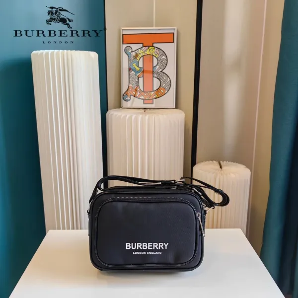 【2026】【BURBERRY 公式旗艦店】バーバリー   斜めがけバッグ 当日出荷 好評に付き再入荷！21*6*15CM