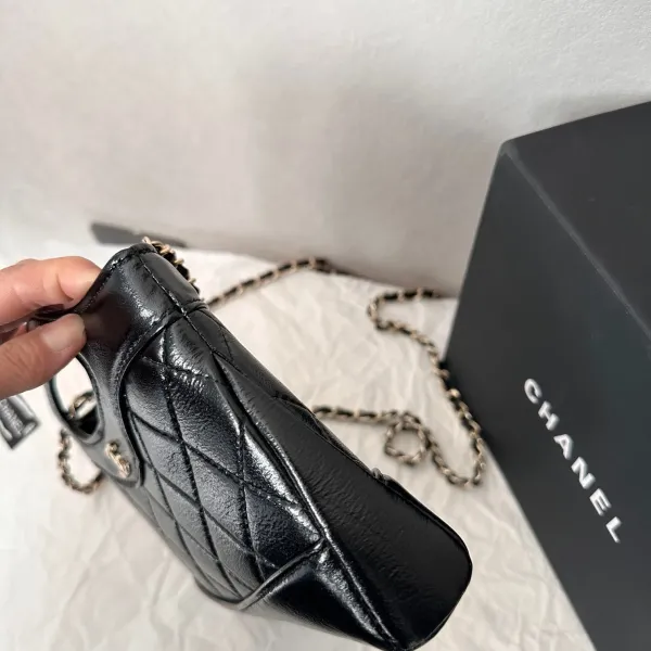 【2026】【CHANEL 公式旗艦店】シャネル 斜めがけバッグ 当日出荷 好評に付き再入荷!20*17CM 【2026】【CHANEL 公式旗艦店】シャネル 斜めがけバッグ 当日出荷 好評に付き再入荷!20*17CM