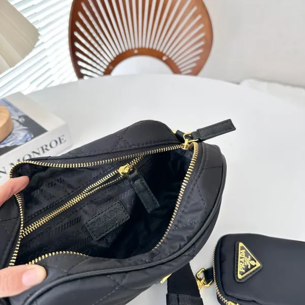【2026】【PRADA 公式旗艦店】 プラダ 斜めがけバッグ当日出荷 好評に付き再入荷24*16CM 【2026】【PRADA 公式旗艦店】 プラダ 斜めがけバッグ当日出荷 好評に付き再入荷24*16CM