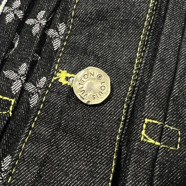 【2026】【LOUIS VUITTON 公式旗艦店】ルイヴィトン ジャケット着 好評に付き再入荷! 【2026】【LOUIS VUITTON 公式旗艦店】ルイヴィトン ジャケット着 好評に付き再入荷!