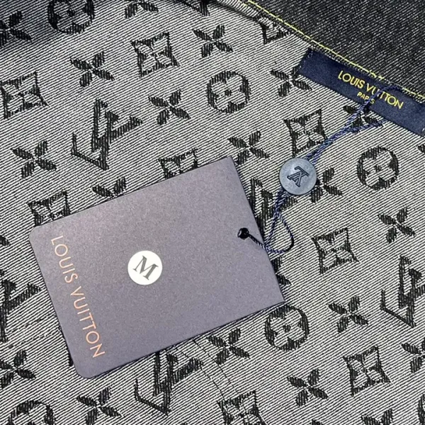 【2026】【LOUIS VUITTON 公式旗艦店】ルイヴィトン ジャケット着 好評に付き再入荷! 【2026】【LOUIS VUITTON 公式旗艦店】ルイヴィトン ジャケット着 好評に付き再入荷!