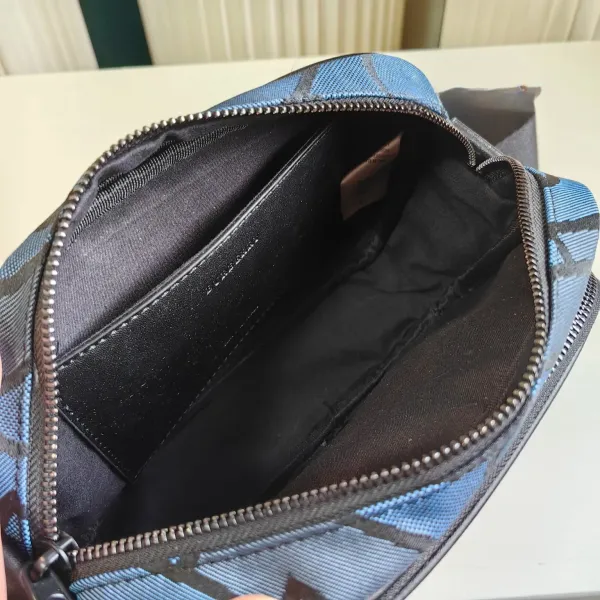【2026】【BURBERRY 公式旗艦店】バーバリー 斜めがけバッグ 当日出荷 好評に付き再入荷!22*16CM 【2026】【BURBERRY 公式旗艦店】バーバリー 斜めがけバッグ 当日出荷 好評に付き再入荷!22*16CM