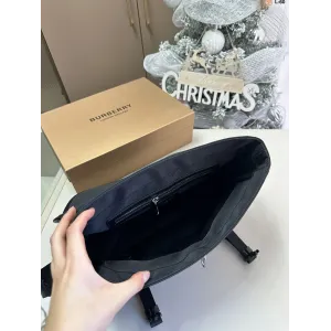 【2026】【BURBERRY 公式旗艦店】バーバリー 斜めがけバッグ 当日出荷 好評に付き再入荷!28*12*21CM 【2026】【BURBERRY 公式旗艦店】バーバリー 斜めがけバッグ 当日出荷 好評に付き再入荷!28*12*21CM