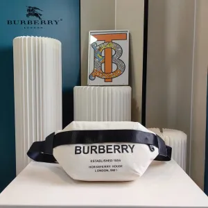 【2026】【BURBERRY 公式旗艦店】バーバリー 胸ポケット 当日出荷 好評に付き再入荷!29*18CM 【2026】【BURBERRY 公式旗艦店】バーバリー 胸ポケット 当日出荷 好評に付き再入荷!29*18CM