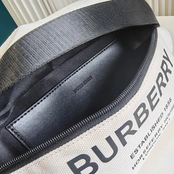 【2026】【BURBERRY 公式旗艦店】バーバリー 胸ポケット 当日出荷 好評に付き再入荷!29*18CM 【2026】【BURBERRY 公式旗艦店】バーバリー 胸ポケット 当日出荷 好評に付き再入荷!29*18CM