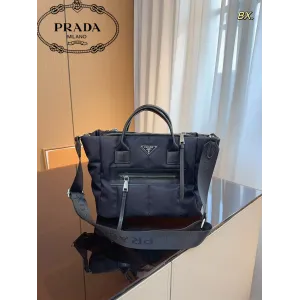 【2026】【PRADA 公式旗艦店】プラダ 斜めがけバッグ 当日出荷 好評に付き再入荷!28*18*23CM 【2026】【PRADA 公式旗艦店】プラダ 斜めがけバッグ 当日出荷 好評に付き再入荷!28*18*23CM