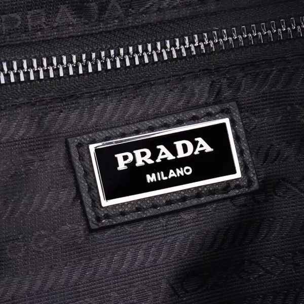 【2026】【PRADA 公式旗艦店】プラダ ウエストポーチ 当日出荷 好評に付き再入荷!30*17*6CM 【2026】【PRADA 公式旗艦店】プラダ ウエストポーチ 当日出荷 好評に付き再入荷!30*17*6CM