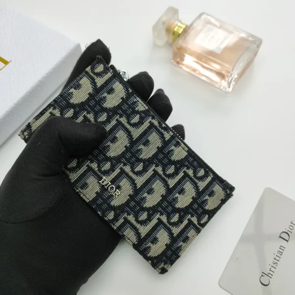 【2026】【DIOR 公式旗艦店】ディオール 財布 当日出荷 好評に付き再入荷!13.2*7.5CM 【2026】【DIOR 公式旗艦店】ディオール 財布 当日出荷 好評に付き再入荷!13.2*7.5CM