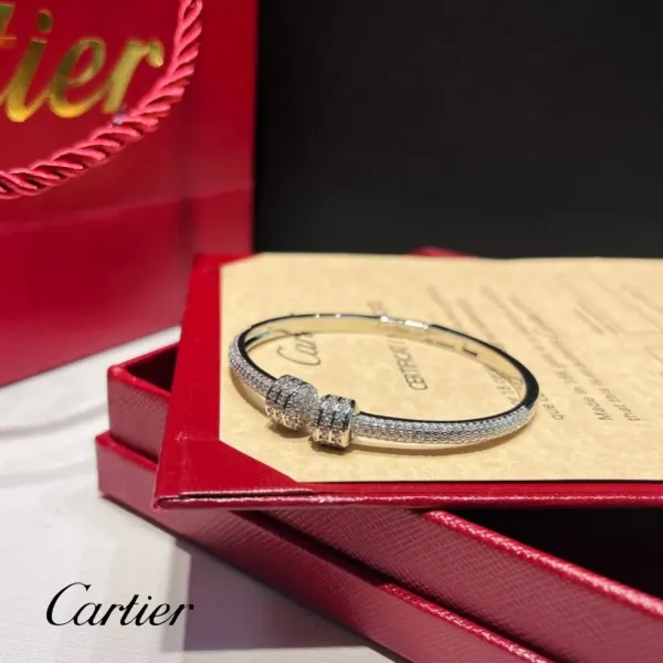 【2026】【CARTIER】ブレスレット、ファッションシンプルなスタイル 【2026】【CARTIER】ブレスレット、ファッションシンプルなスタイル