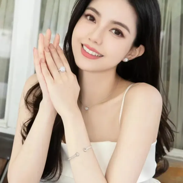 【2026】【CARTIER】ブレスレット、ファッションシンプルなスタイル 【2026】【CARTIER】ブレスレット、ファッションシンプルなスタイル