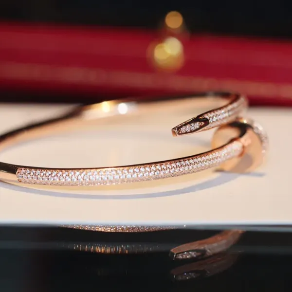 【2026】【CARTIER】ブレスレット、ファッションシンプルなスタイル 【2026】【CARTIER】ブレスレット、ファッションシンプルなスタイル