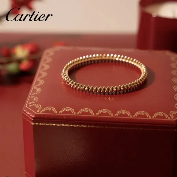 【2026】【CARTIER】ブレスレット、ファッションシンプルなスタイル