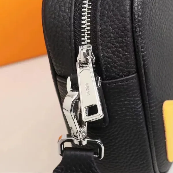 【2026】【FENDI  公式旗艦店】フェンディ クラッチバッグ当日出荷 好評に付き再入荷24*16*7CM