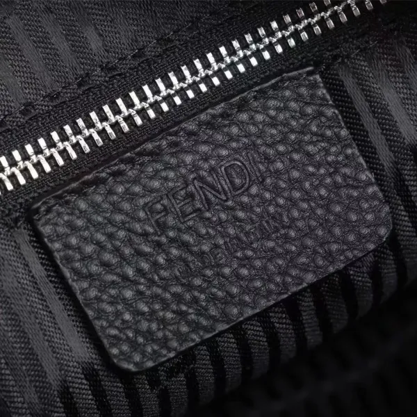 【2026】【FENDI  公式旗艦店】フェンディ クラッチバッグ当日出荷 好評に付き再入荷24*16*7CM