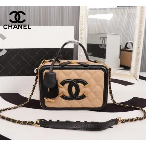 【2026】【CHANEL 公式旗艦店】シャネル  斜めがけバッグ 当日出荷好評に付き再入荷21*16*10CM