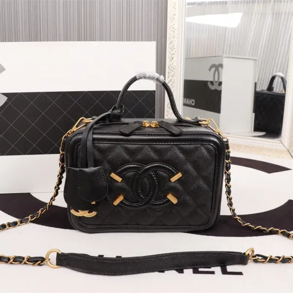 【2026】【CHANEL 公式旗艦店】シャネル  斜めがけバッグ 当日出荷好評に付き再入荷21*16*10CM