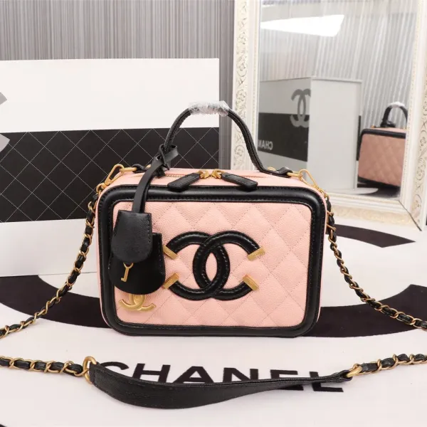 【2026】【CHANEL 公式旗艦店】シャネル  斜めがけバッグ 当日出荷好評に付き再入荷21*16*10CM