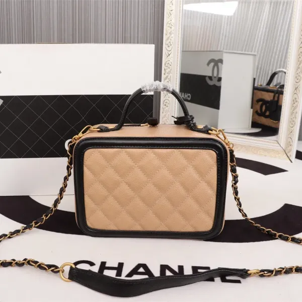 【2026】【CHANEL 公式旗艦店】シャネル  斜めがけバッグ 当日出荷好評に付き再入荷21*16*10CM