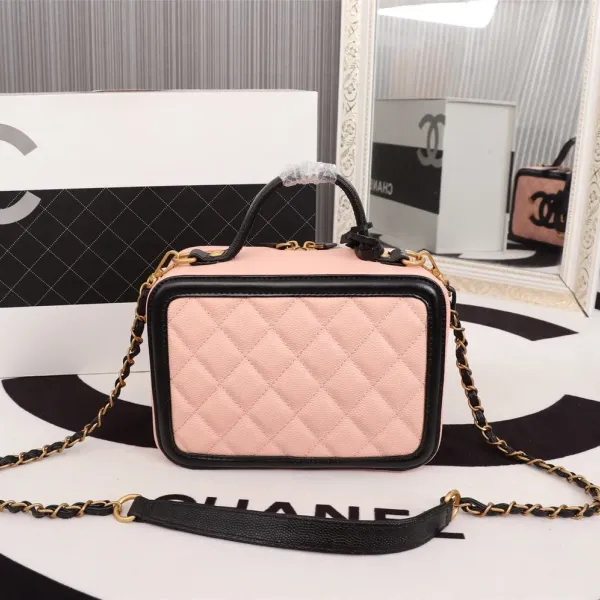 【2026】【CHANEL 公式旗艦店】シャネル  斜めがけバッグ 当日出荷好評に付き再入荷21*16*10CM