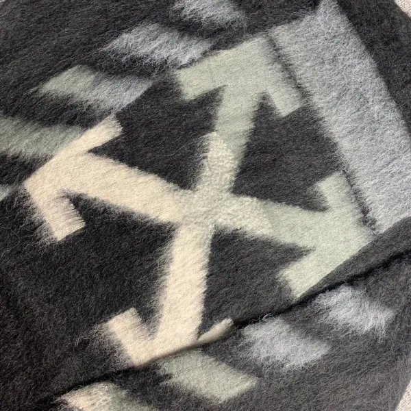 【2026】【OFF-WHITE 公式旗艦店】オフホワイト セーター好評に付き再入荷! 【2026】【OFF-WHITE 公式旗艦店】オフホワイト セーター好評に付き再入荷!
